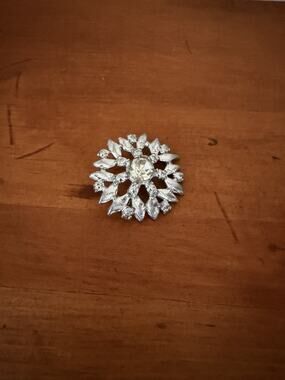 Vintage Mid Century Silver Tone Flower Snowflake Rhinestone Brooch Pin